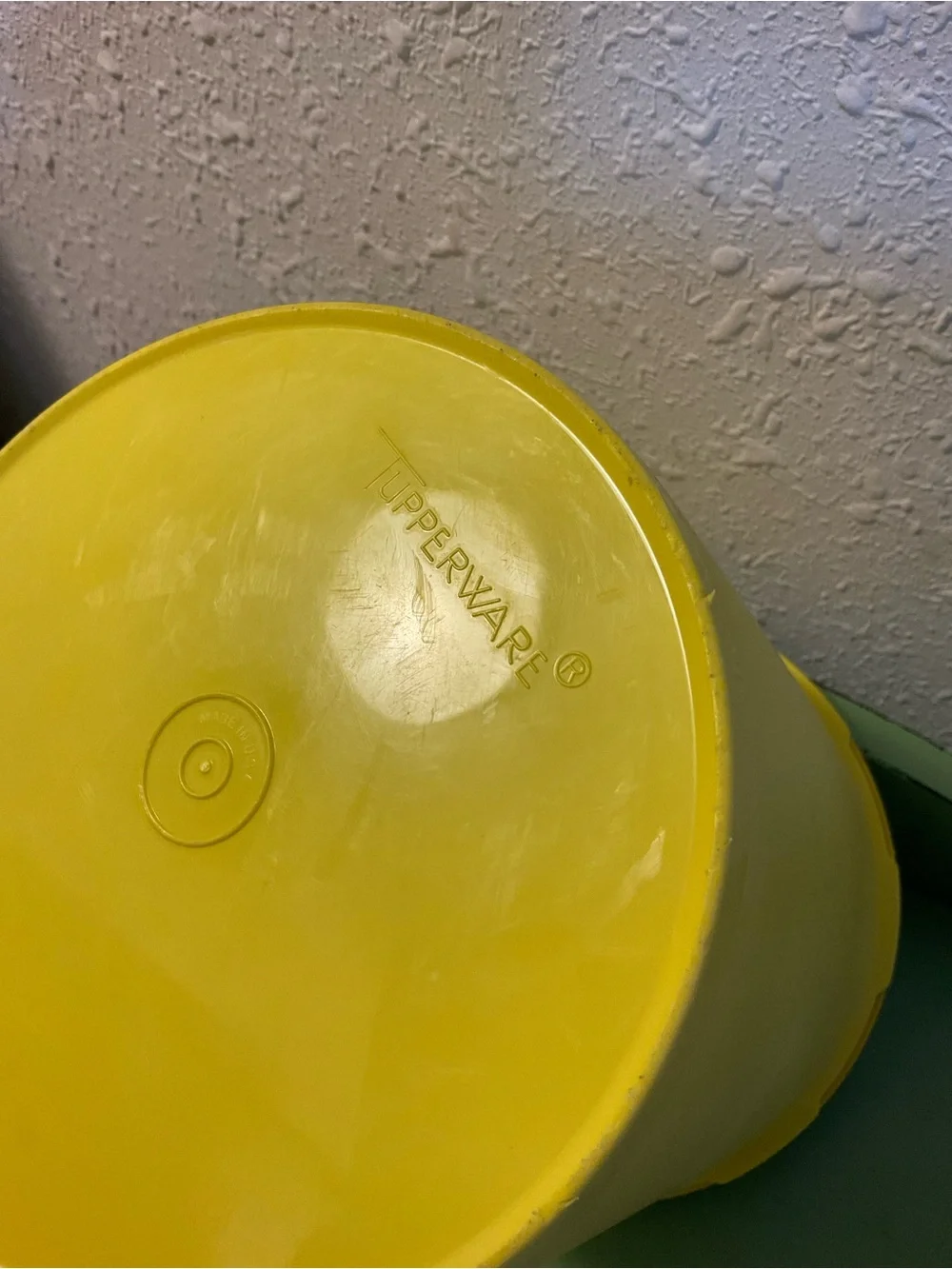 Tupperware questions leave